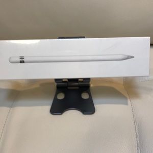 Apple Pencil 1st generation in white.
